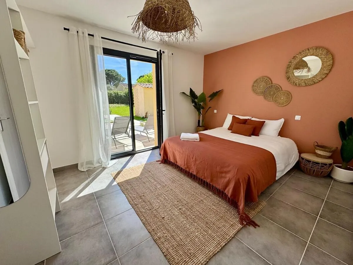 Villa Pinea Avec Piscine Chauffee En Provence Le Muy